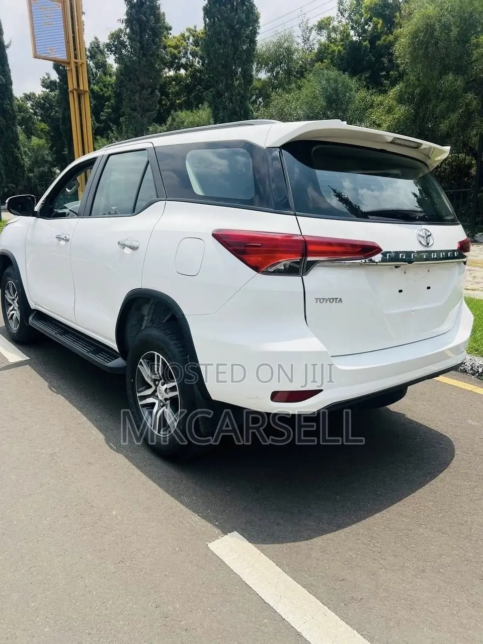 Toyota Fortuner 2023 White