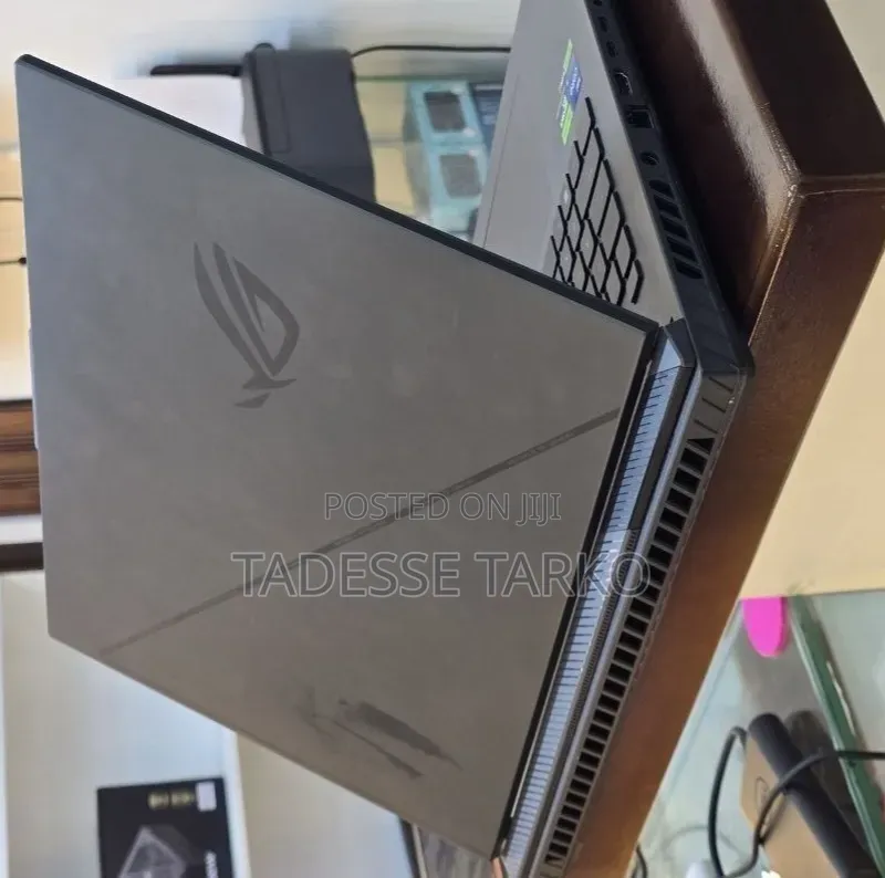 New Laptop Asus ROG Strix G18 16GB Intel Core i9 SSD 1T