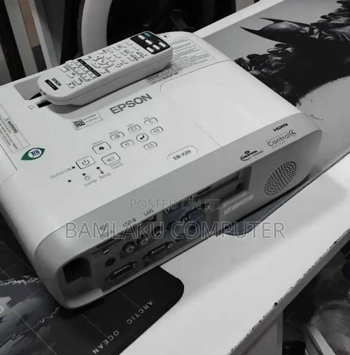 WBRAND NEW  EPSON Projector 
👉Has Remote 
Model Name:  EB-x39