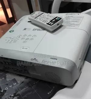 WBRAND NEW  EPSON Projector 
👉Has Remote 
Model Name:  EB-x39
