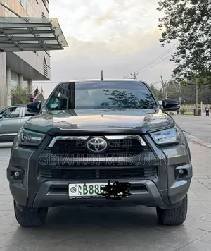 Toyota Hilux 2022 Gray
