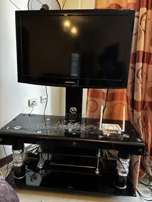 Samsung TV With Stand Set