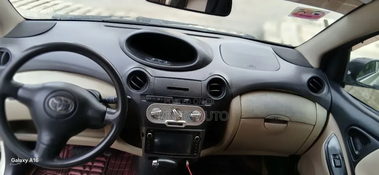 Toyota Vitz 2004
