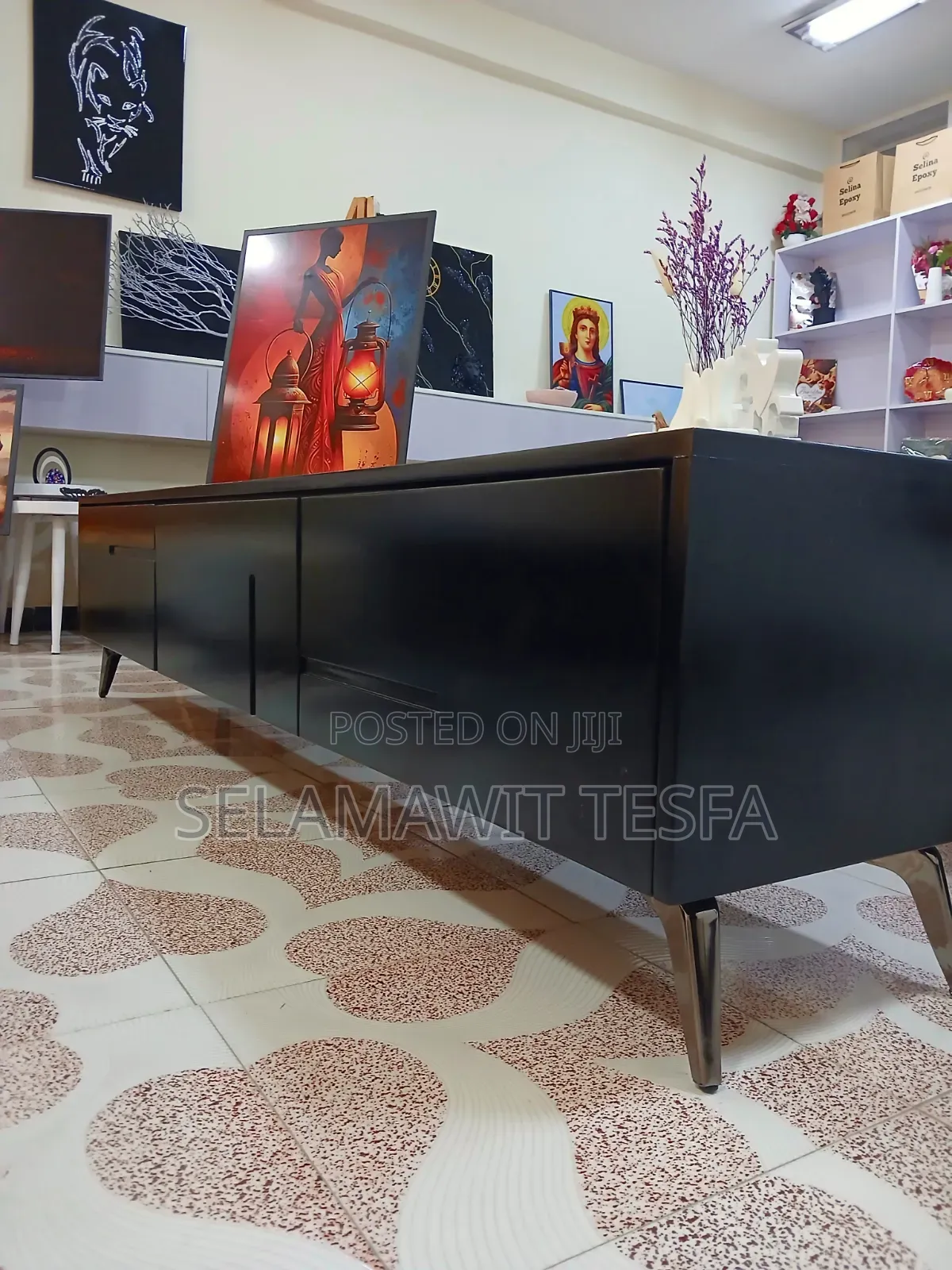 TV Stand Black or White