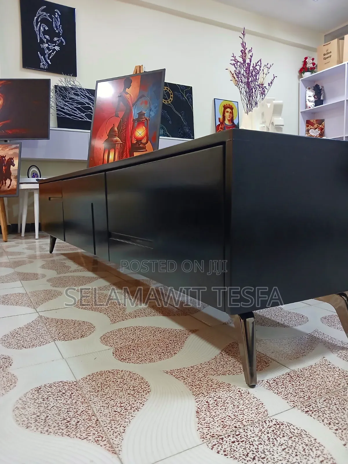 TV Stand Black or White