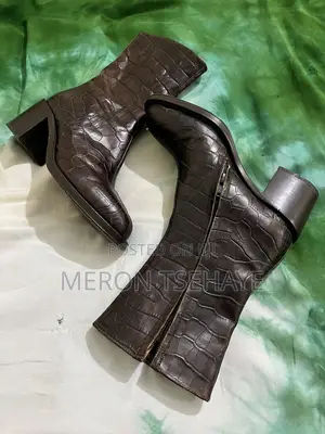 Crocodile Skin Slightly Used Boots (36)