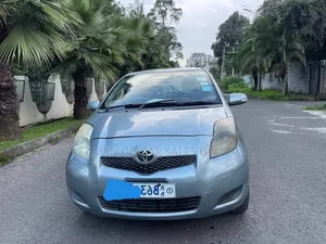 Toyota Yaris 2010 Gray