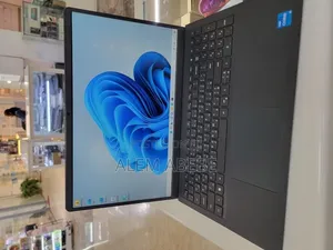 New Laptop Dell Vostro 15 3000 16GB Intel Core i5 SSD 512GB