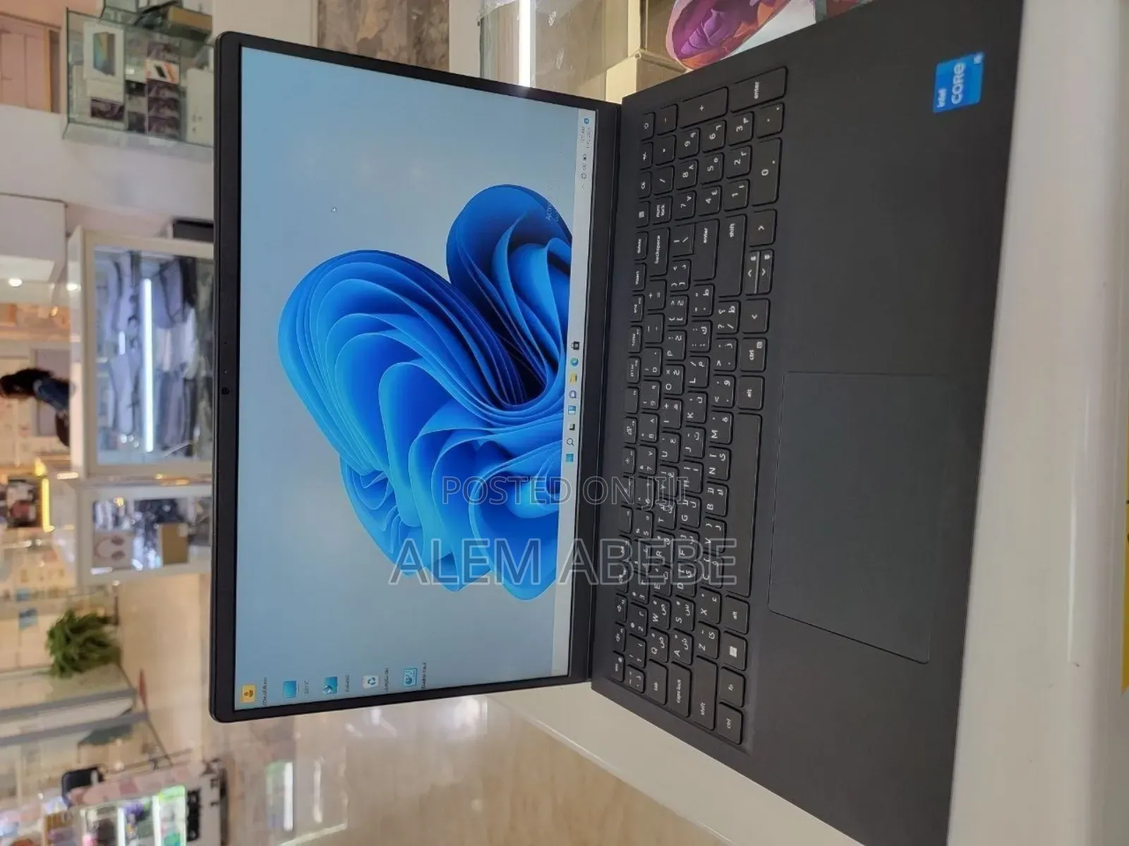 New Laptop Dell Vostro 15 3000 16GB Intel Core i5 SSD 512GB