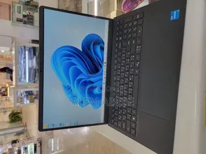 New Laptop Dell Vostro 15 3000 16GB Intel Core i5 SSD 512GB