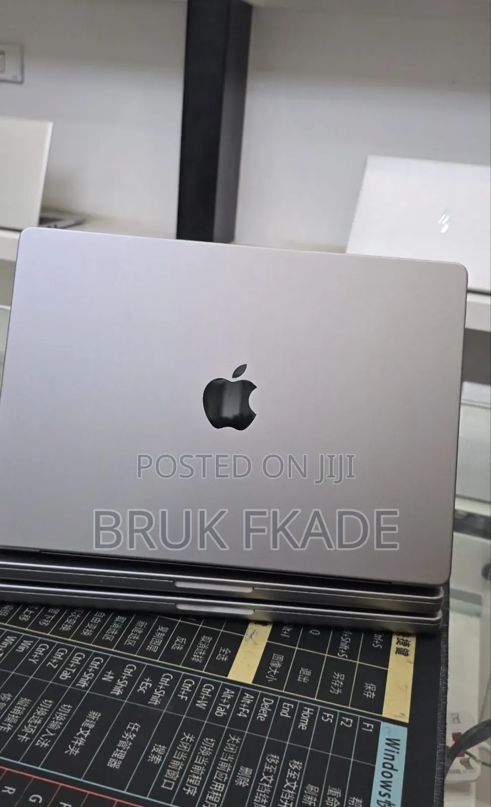New Laptop Apple MacBook Pro 2021 M1 32GB Apple M1 Pro SSD 512GB