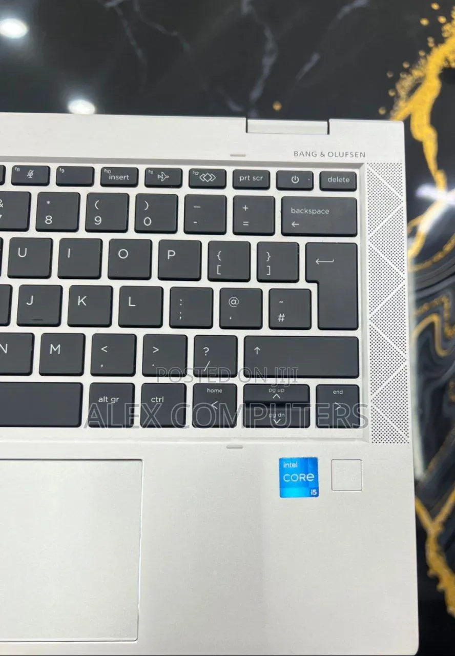 New Laptop HP EliteBook 830 G8 16GB Intel Core i5 SSD 512GB