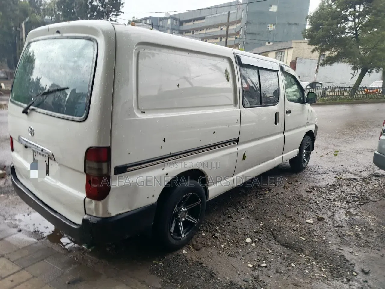 Toyota HiAce 2010