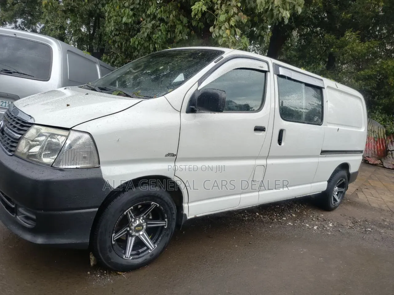 Toyota HiAce 2010