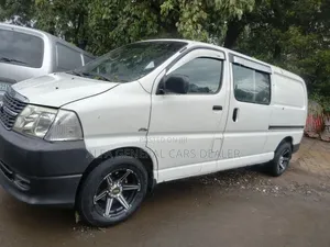 Toyota HiAce 2010