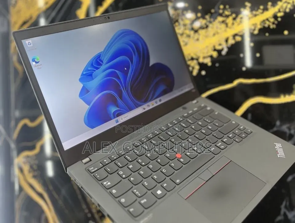 New Laptop Lenovo ThinkPad T14s Gen 2 16GB Intel Core i7 SSD 512GB