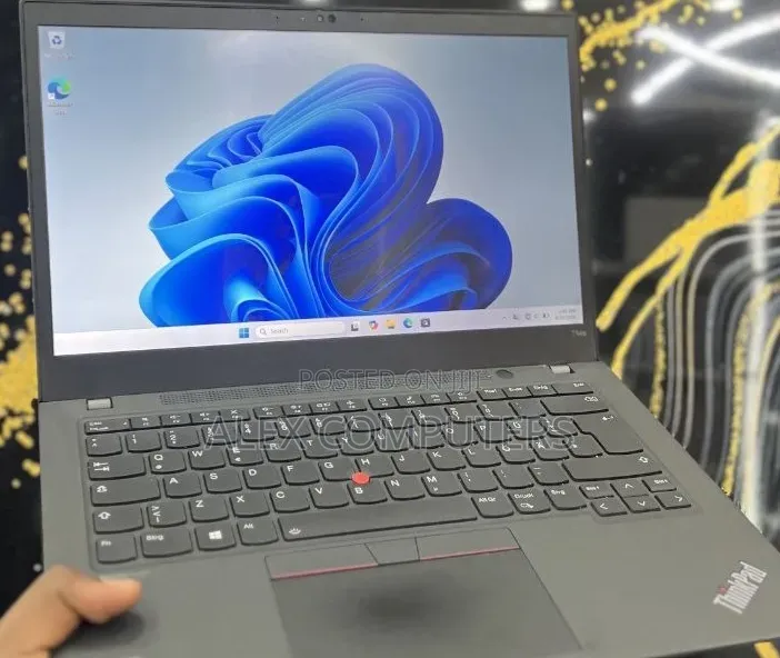 New Laptop Lenovo ThinkPad T14s Gen 2 16GB Intel Core i7 SSD 512GB