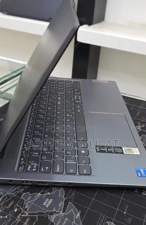 New Laptop Lenovo Ideapad 3 8GB Intel Core i5 SSD 512GB