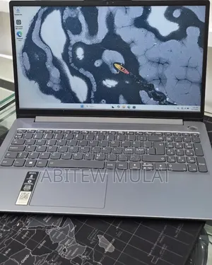 New Laptop Lenovo Ideapad 3 8GB Intel Core i5 SSD 512GB