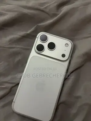 New Apple iPhone 17 Pro Max 256 GB Silver