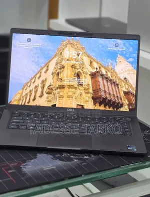 New Laptop Dell 16GB Intel Core i5 SSD 512GB