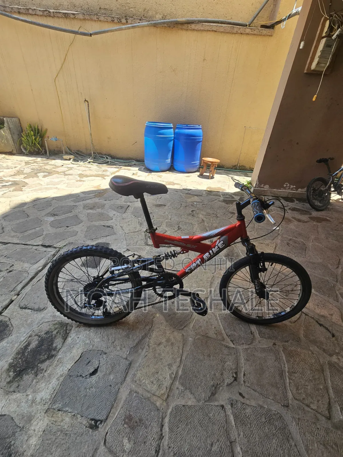 Dual Suspension Mountain Bike