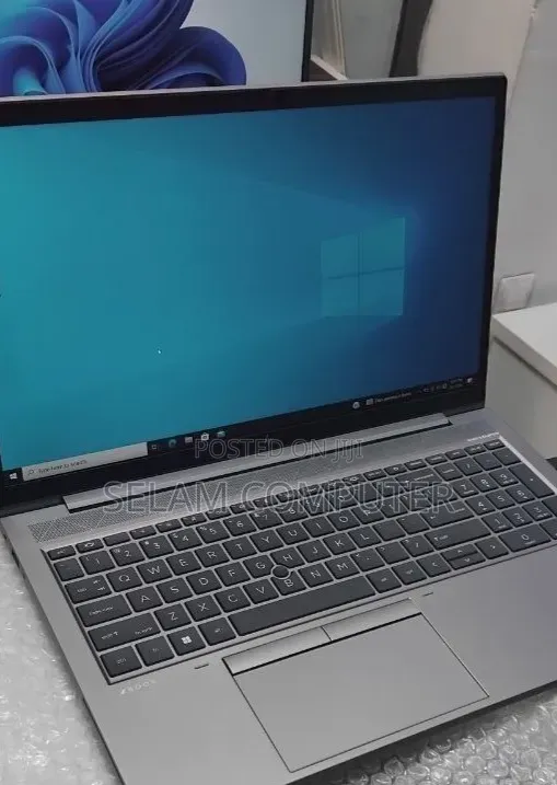 New Laptop HP ZBook 15u G4 16GB Intel Core i7 SSD 512GB