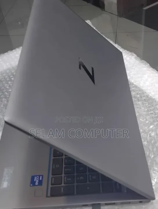 New Laptop HP ZBook 15u G4 16GB Intel Core i7 SSD 512GB