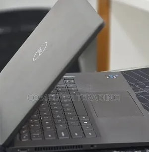 New Laptop Dell 16GB Intel Core i5 SSD 512GB