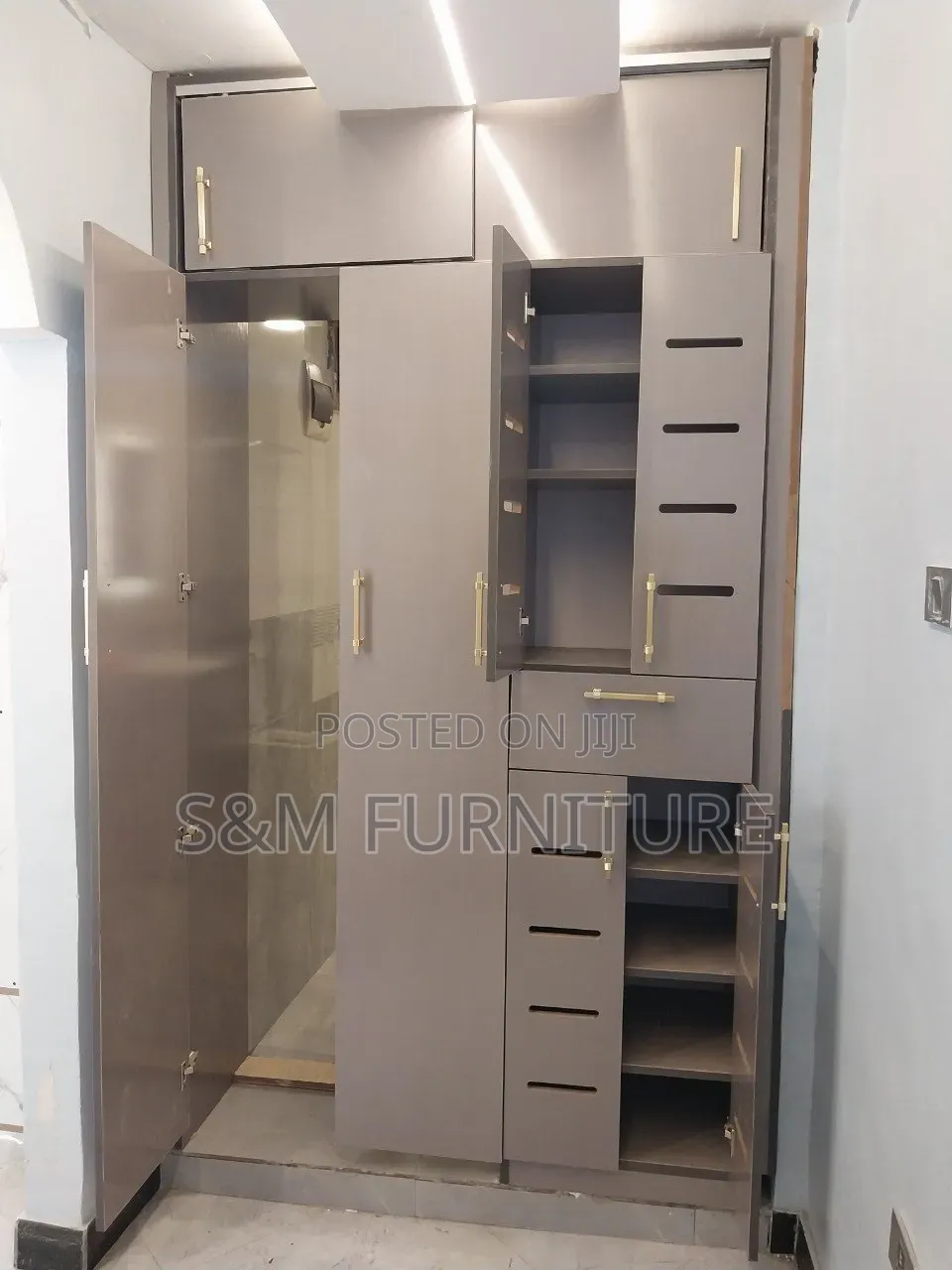 Trendy Wardrobe Priced Per Square Meter. ቁምሳጥን በካሬ