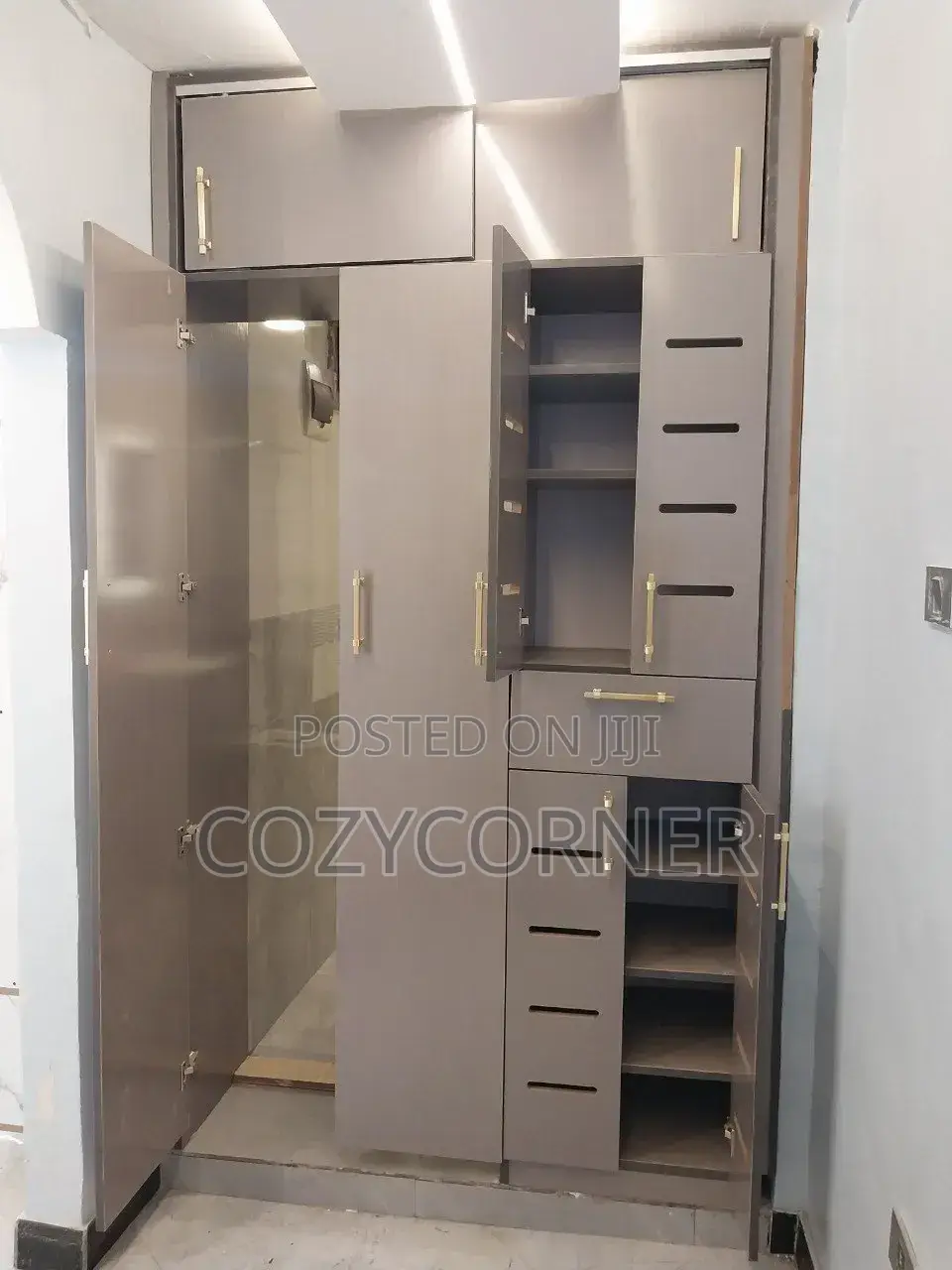 Trendy Wardrobe Priced Per Square Meter. ቁምሳጥን በካሬ