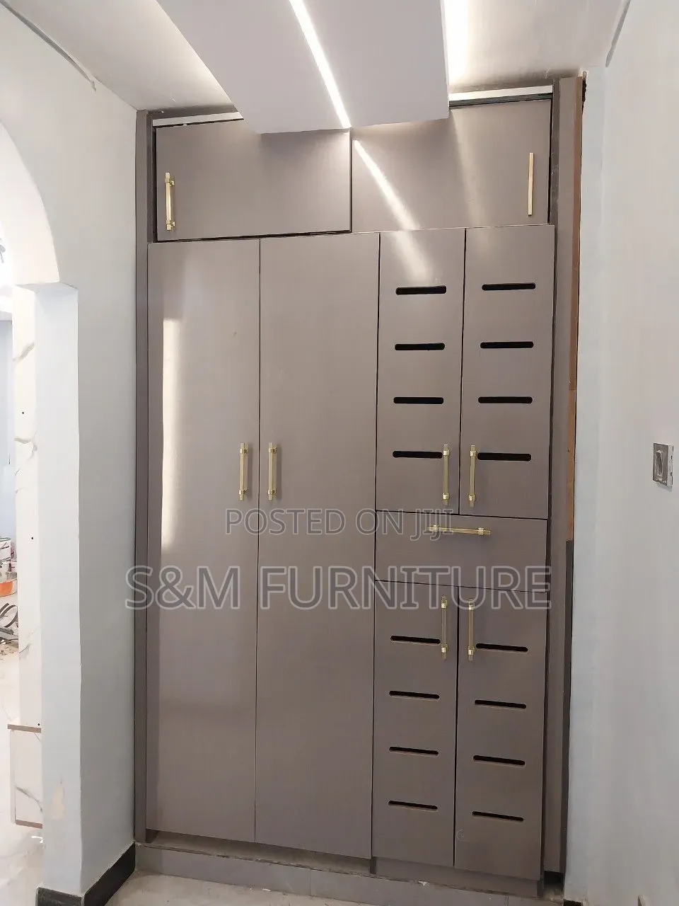 Trendy Wardrobe Priced Per Square Meter. ቁምሳጥን በካሬ