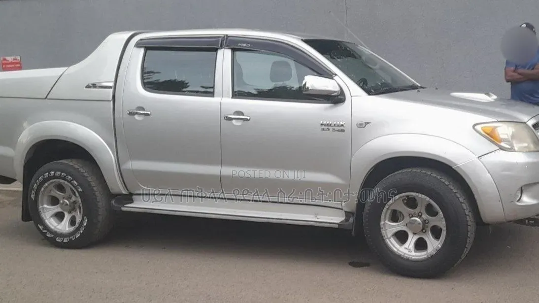 Toyota Hilux 2011 Purple