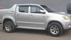 Toyota Hilux 2011 Purple