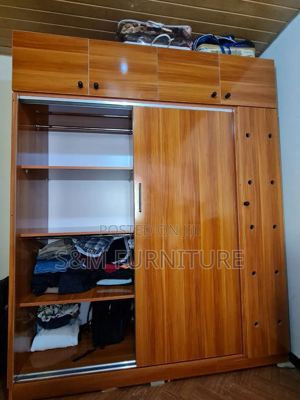 Exceptional Wardrobe Valued Per Square Meter. ቁምሳጥን በካሬ