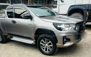 Toyota Hilux 2020 Purple