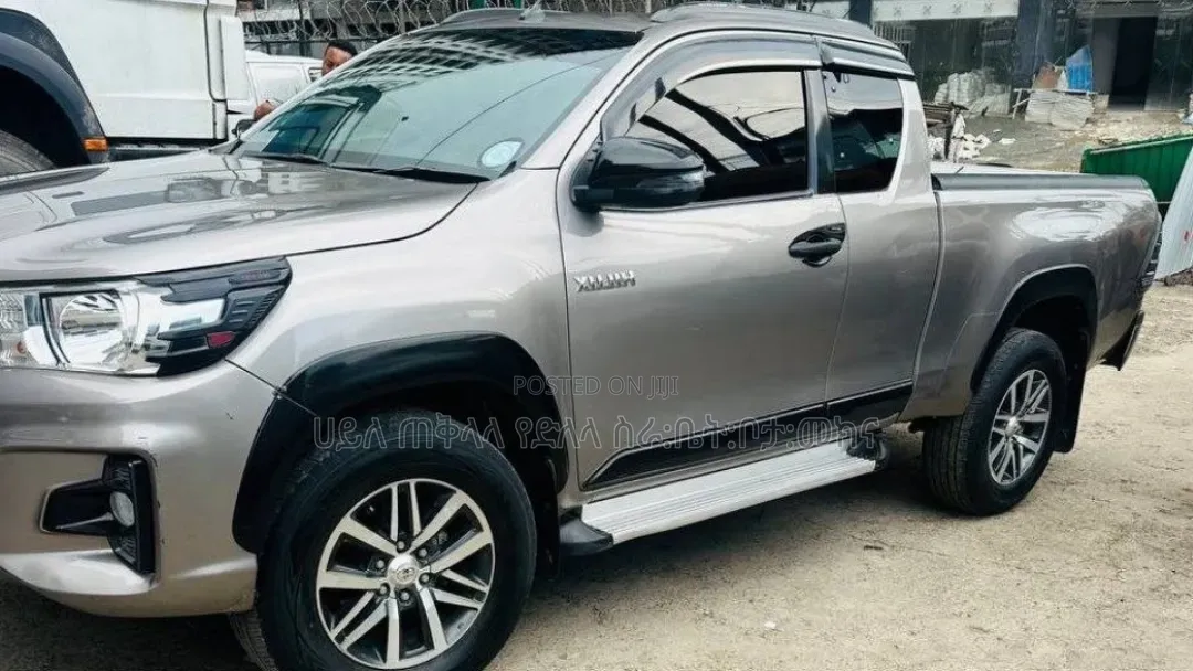 Toyota Hilux 2020 Purple