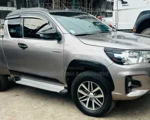 Toyota Hilux 2020 Purple
