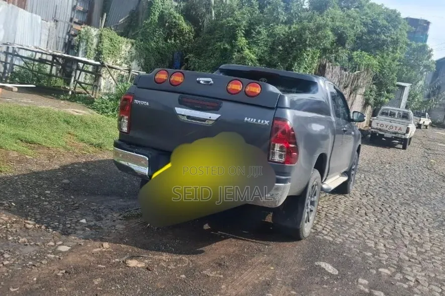 Toyota Hilux 2017 Gray