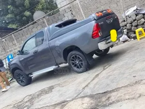 Toyota Hilux 2017 Gray