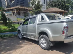 Toyota Hilux 2014 Silver