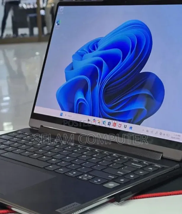 New Laptop Lenovo Yoga 9i 16GB Intel Core i7 SSD 512GB