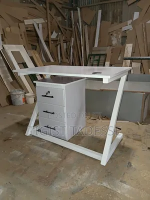 Modern Computer Table With Metal Legs & Movable Drawer