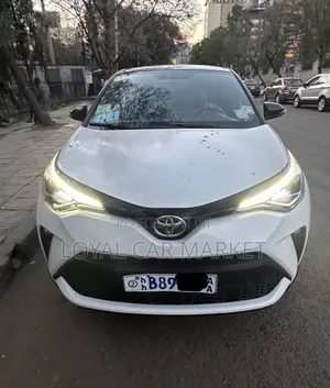 Toyota C-HR 2022 White