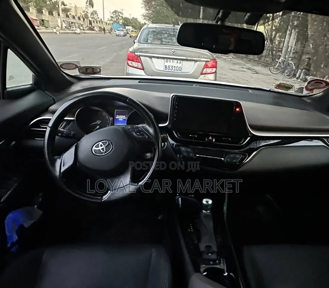 Toyota C-HR 2022 White