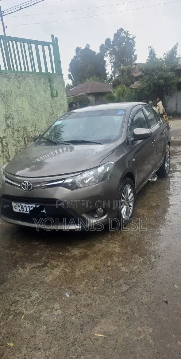 Toyota Yaris 2015