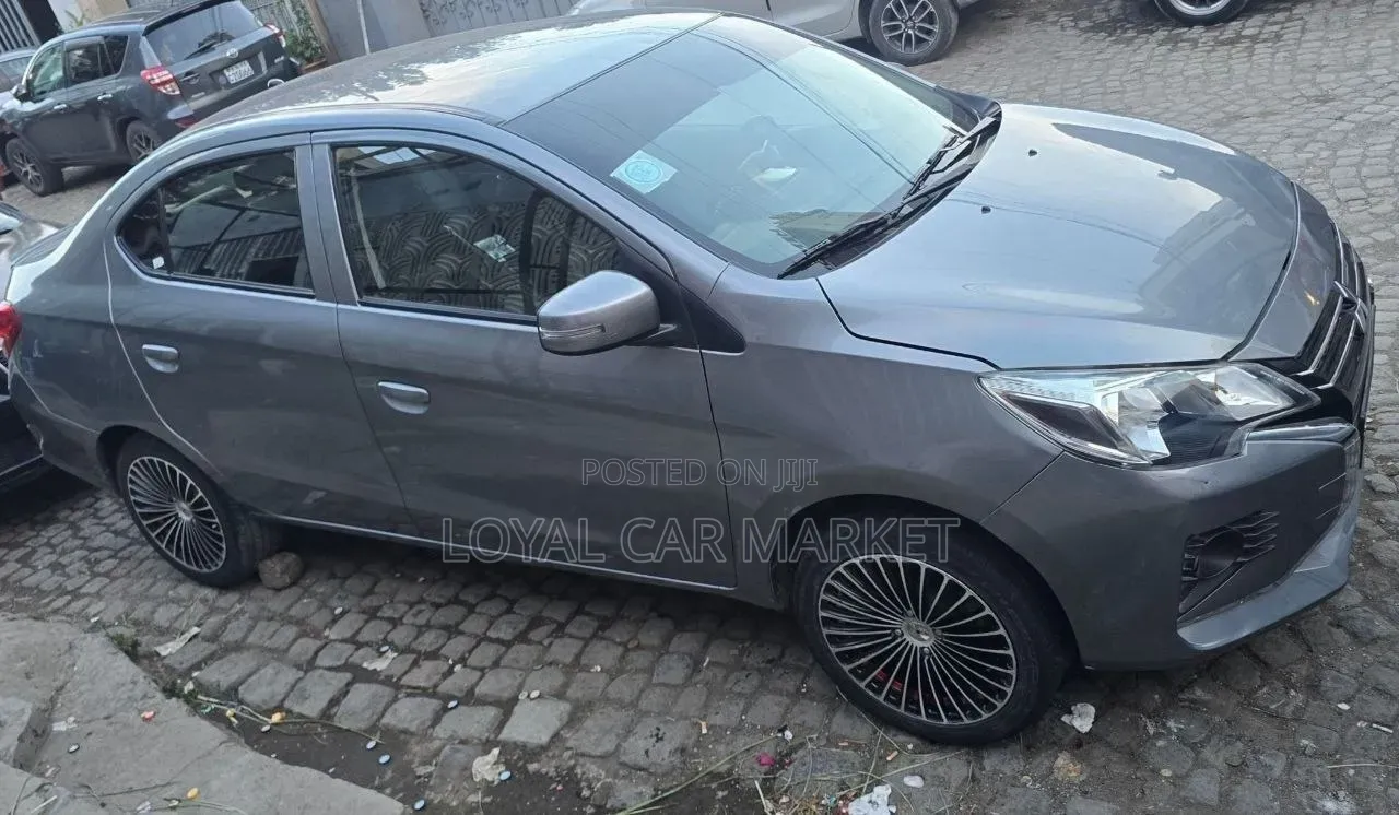 Mitsubishi Attrage 2022 Gray