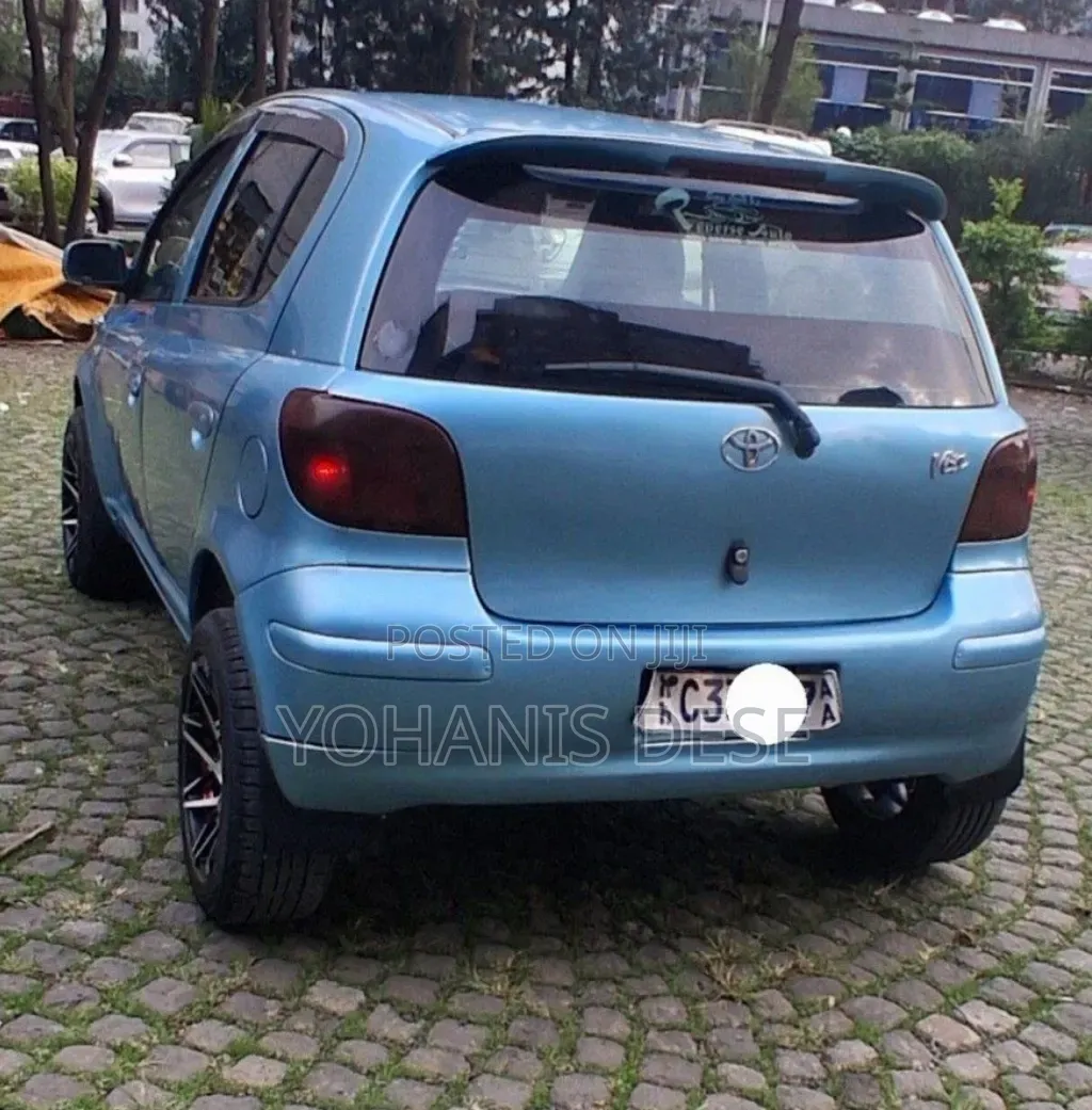 Toyota Vitz 2002