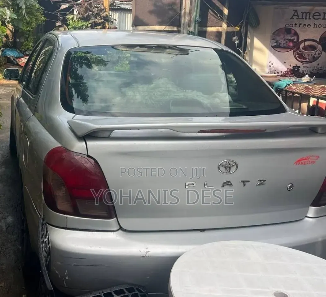 Toyota Platz 2001