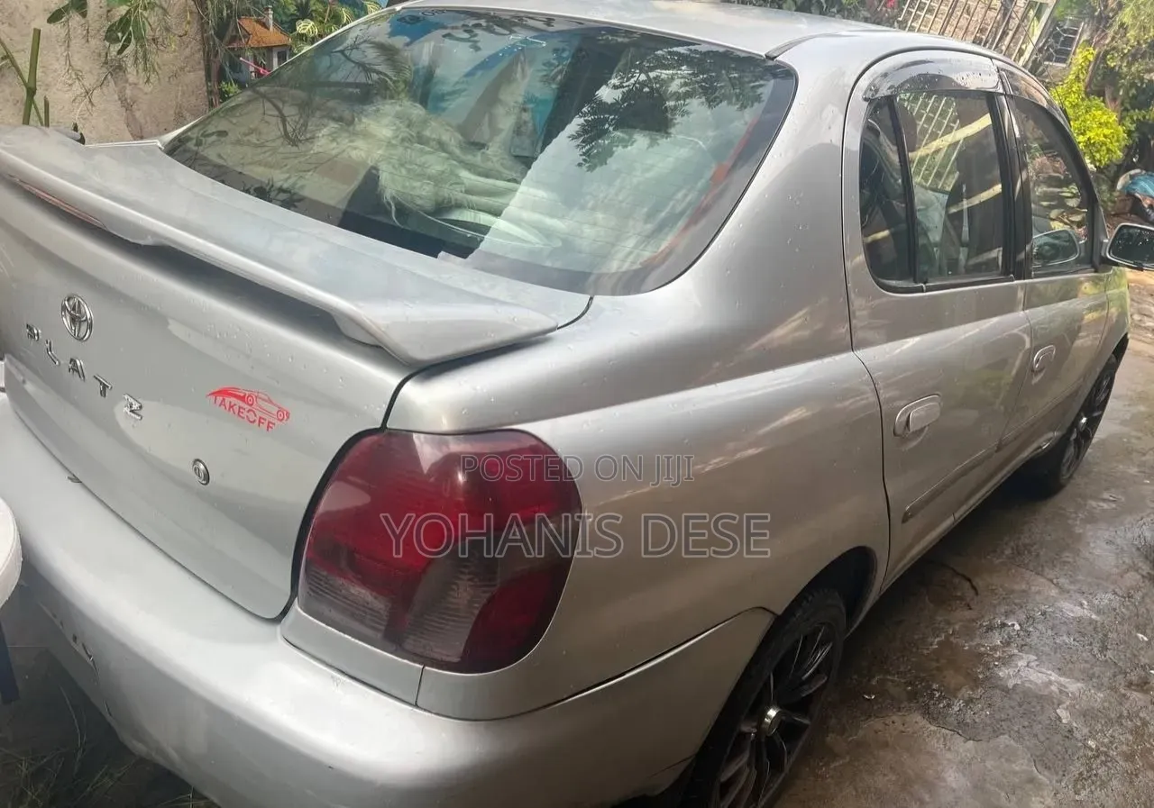 Toyota Platz 2001